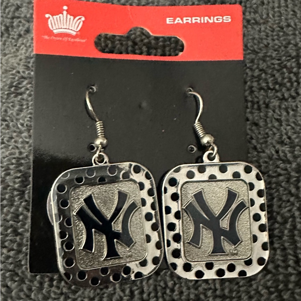 New York Yankees Silver and Blue Earrings - NWT